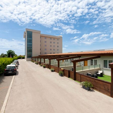 Simon Hotel Pomezia Buitenkant foto