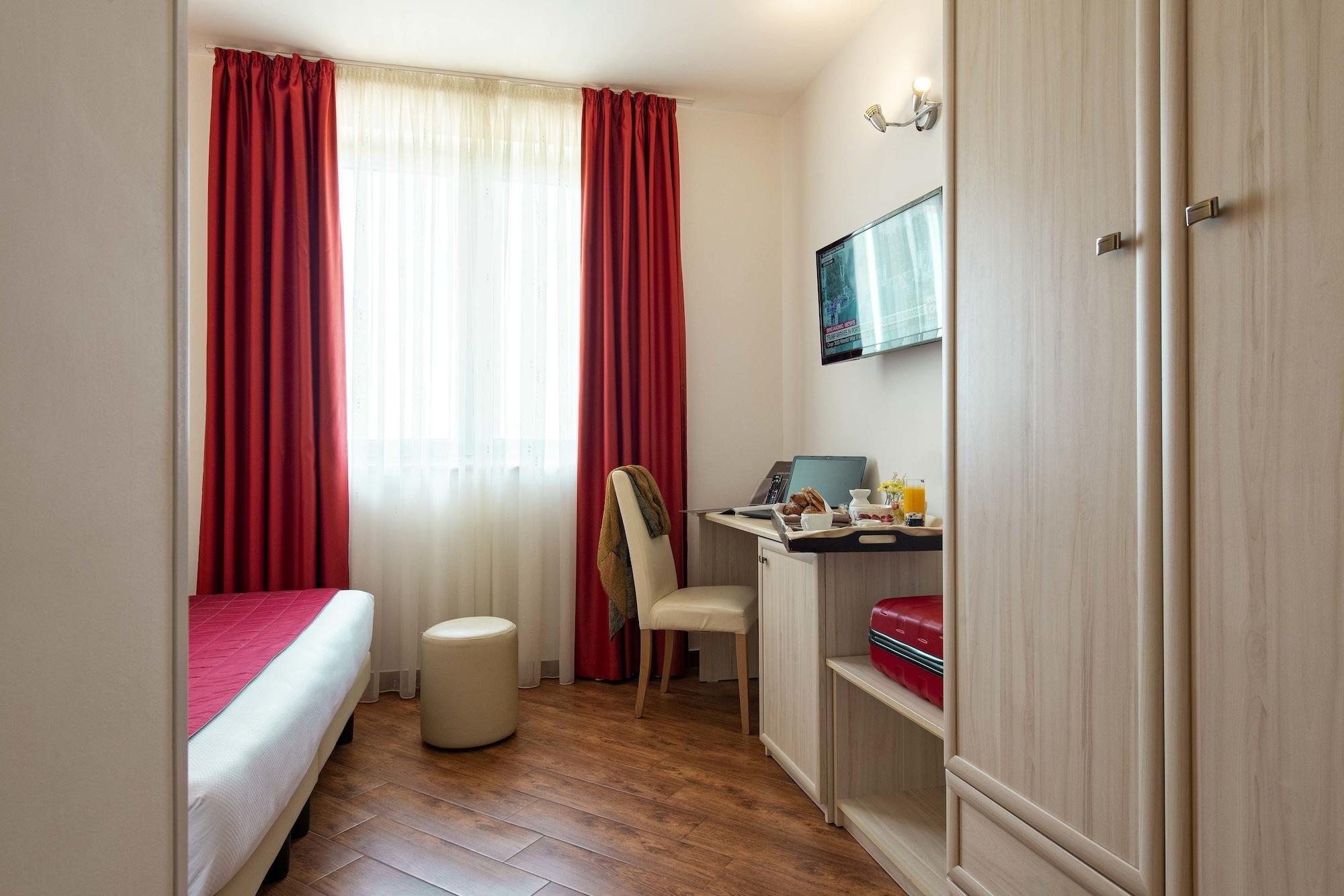 Simon Hotel Pomezia Buitenkant foto