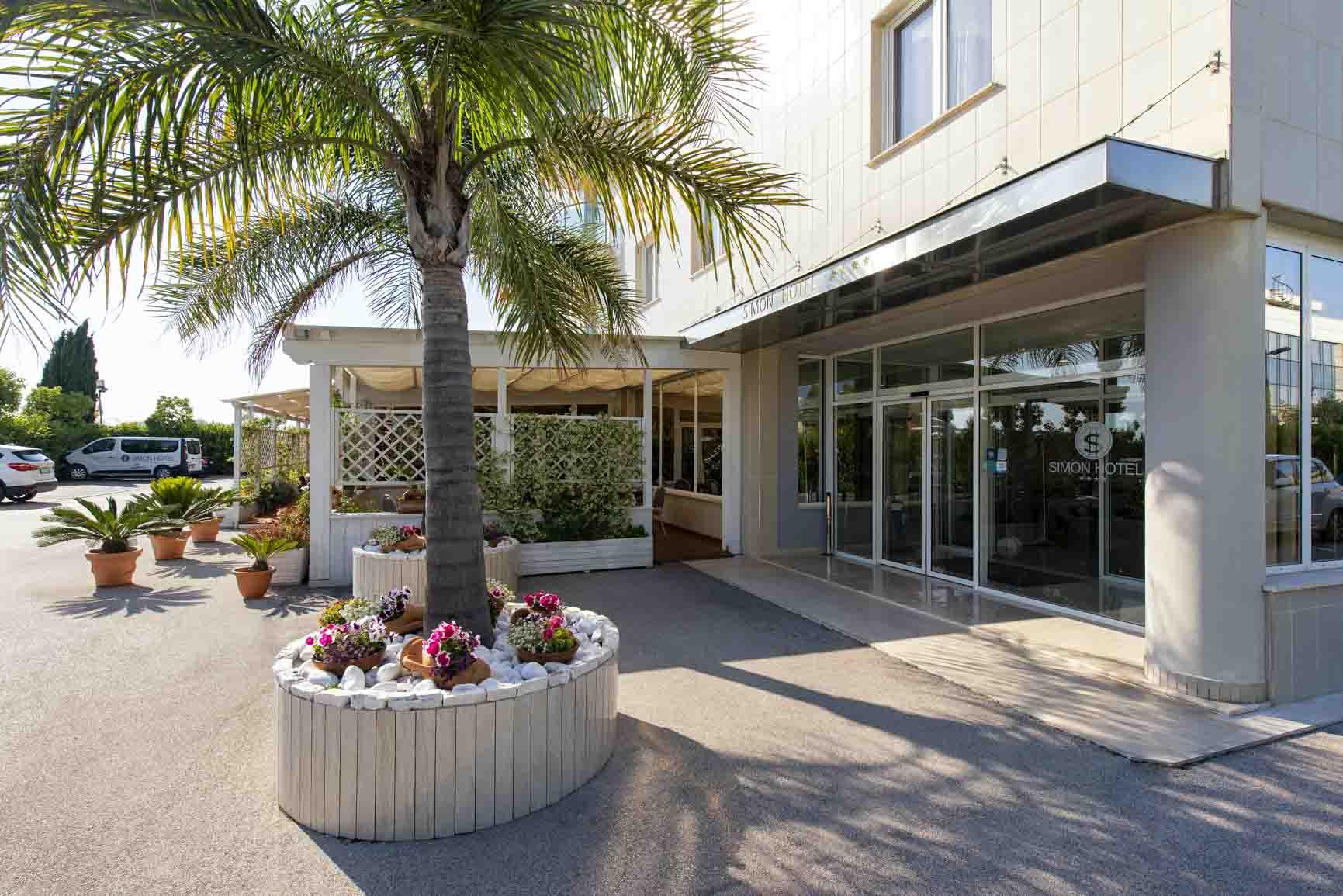 Simon Hotel Pomezia Buitenkant foto