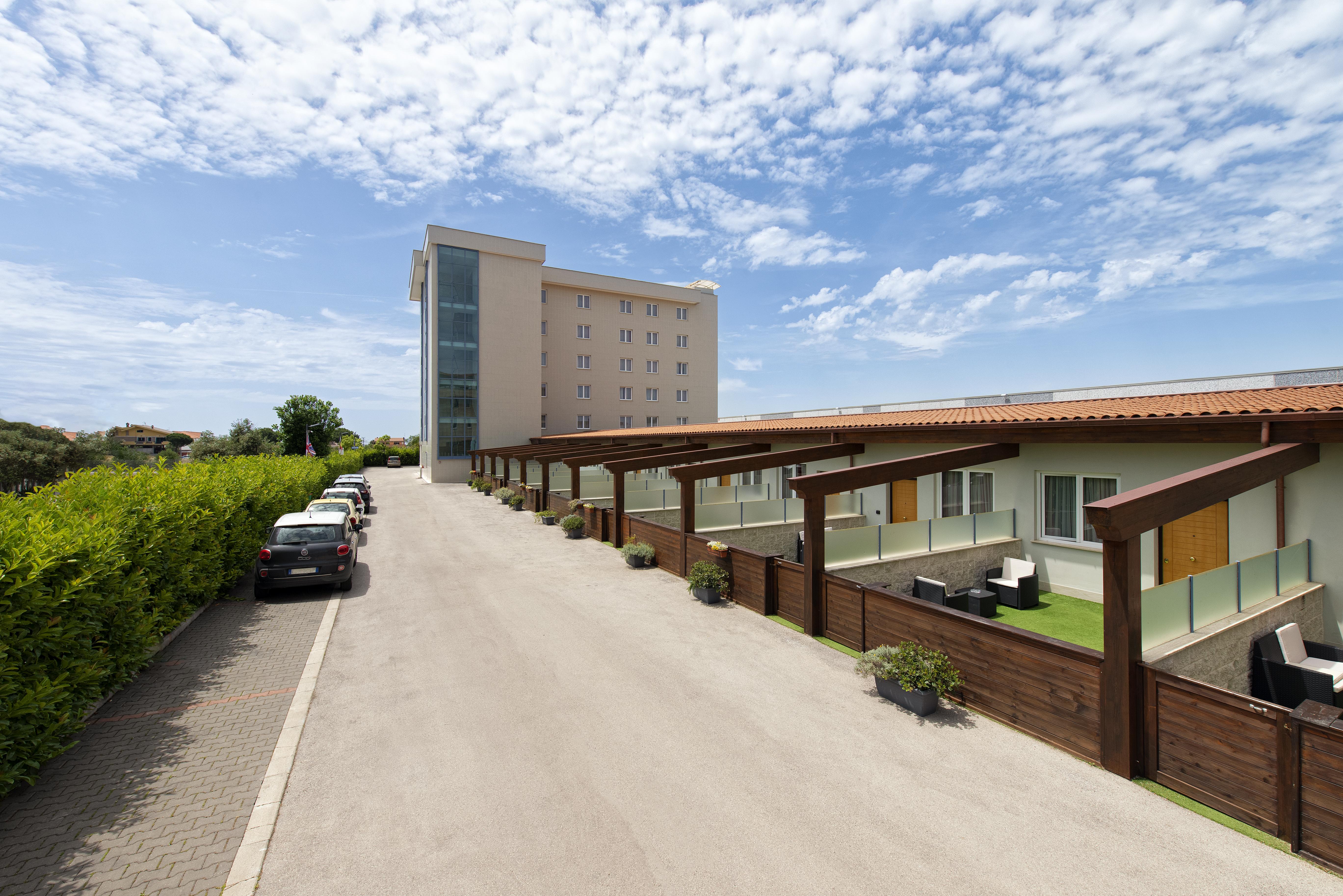 Simon Hotel Pomezia Buitenkant foto